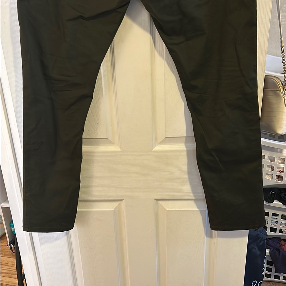 *Men's Olive Jeans* - Picture 8 of 8